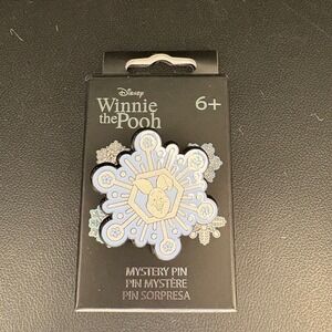 Loungefly Disney Winnie‎ the Pooh Snowflake- Piglet